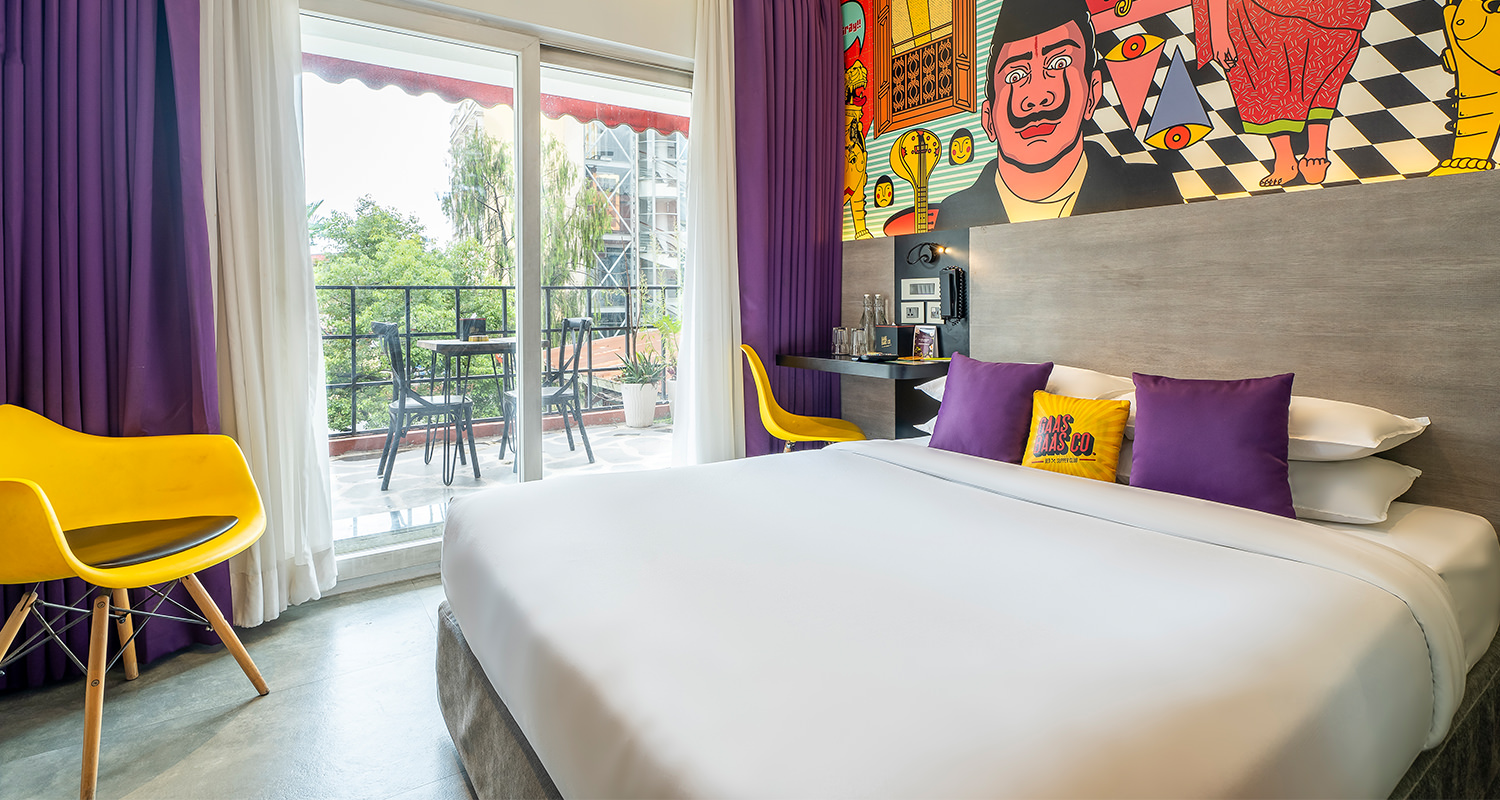 Deluxe Queen (Balcony)