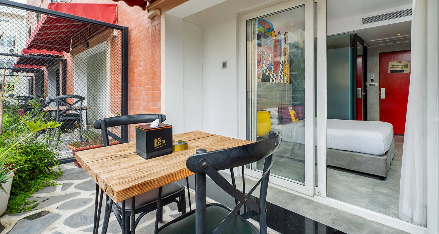 Deluxe Queen (Balcony)